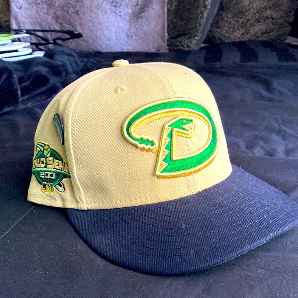 Fitted hats - Picture 9 of 10